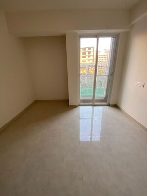 Room in 3 BHK Apartment at Hiranandani Highland, Powai – for Rent