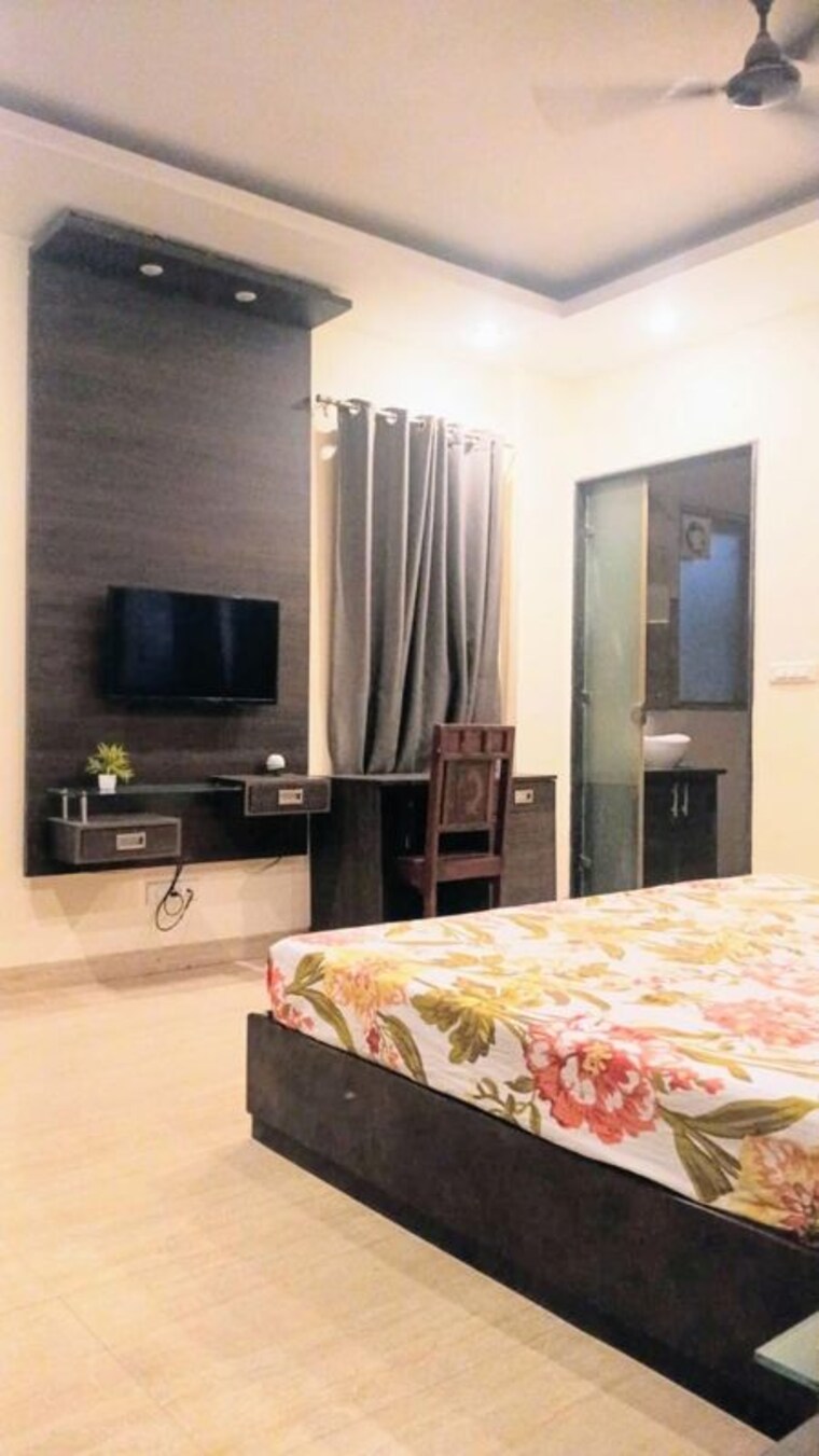 Bedroom, sector 73 2 Bedroom 850 Sq.Ft. Builder Floor In Sector 73 Noida 10334760