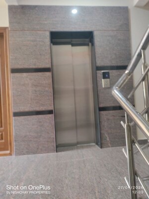 Lift in 2 BHK Builder Floor at Bileshivale – for Rent