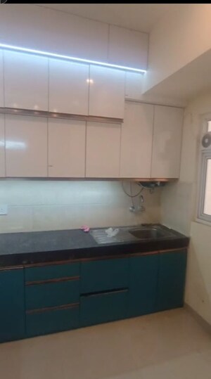 Kitchen in 3 BHK Apartment at Omaxe Waterscapes, Gomti Nagar – for Rent