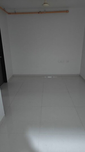 Room in 2 BHK Apartment at Goel Ganga Millennia, Undri – for Rent