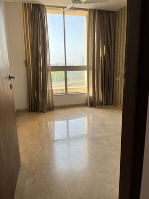 Room in 2 BHK Apartment at One Hiranandani Park Cloverdale, Ghodbunder Road – for Rent
