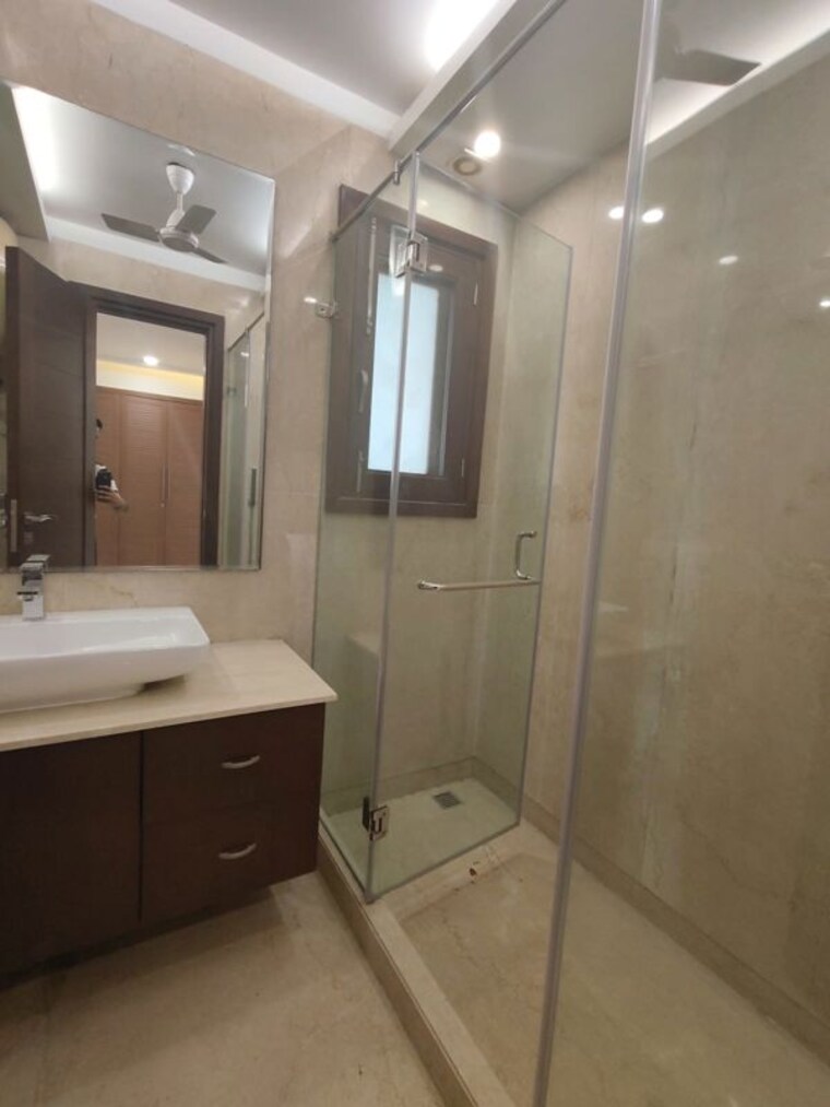 Bathroom, greater kailash i 3 Bedroom 2250 Sq.Ft. Builder Floor In Greater Kailash I Delhi 10334854