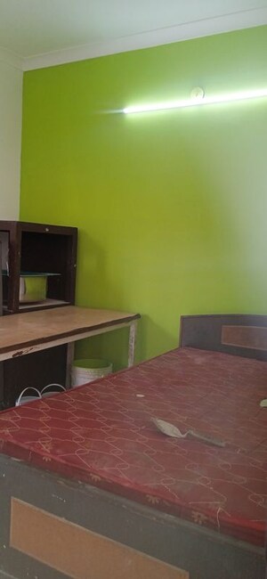 Furnished Amenities in 1 RK Builder Floor at Dashrath Puri – for Rent