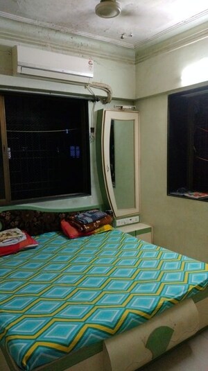 Bedroom in 3 BHK Apartment at Bansi Villa, Vile Parle West – for Rent