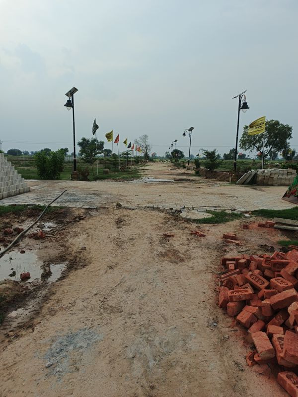 Plot For Sale in Jattari