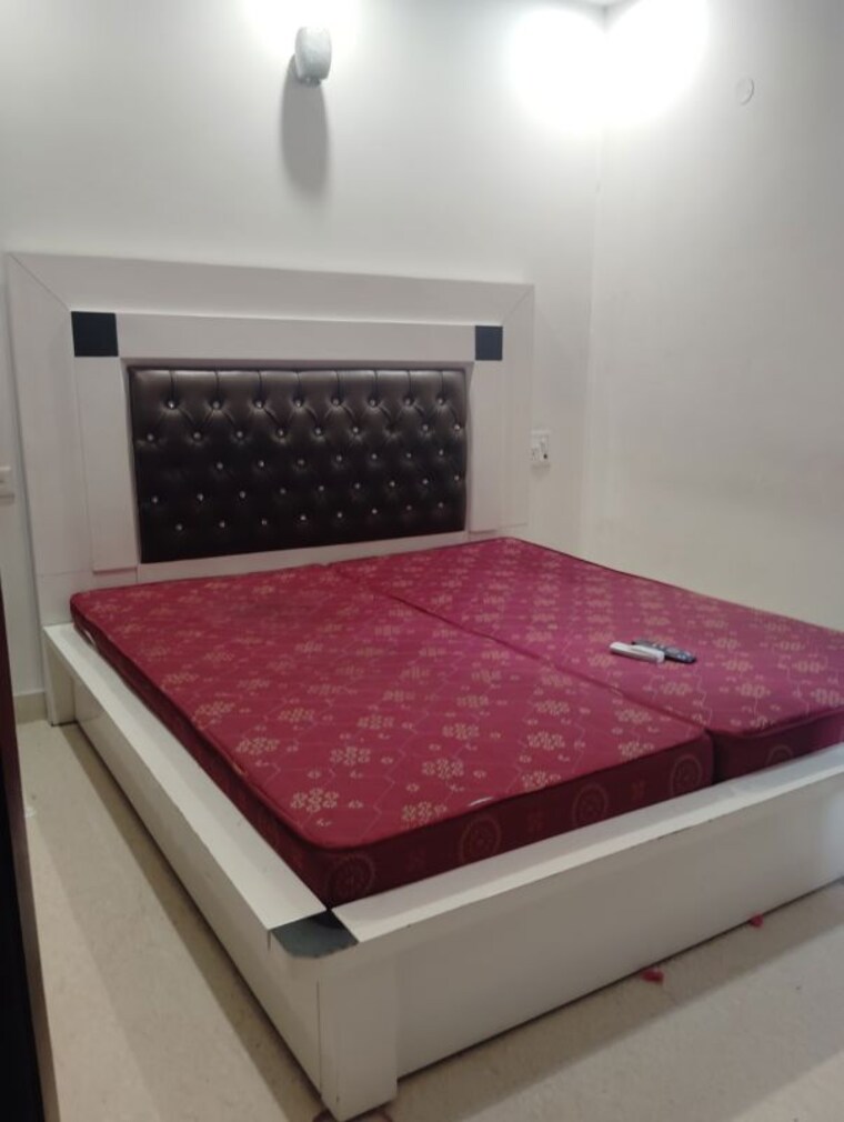 Bedroom, chittaranjan park 3.5 Bedroom 1500 Sq.Ft. Builder Floor In Chittaranjan Park Delhi 10334952