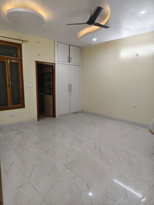 Room in 3 BHK Builder Floor at Indira Nagar – for Rent