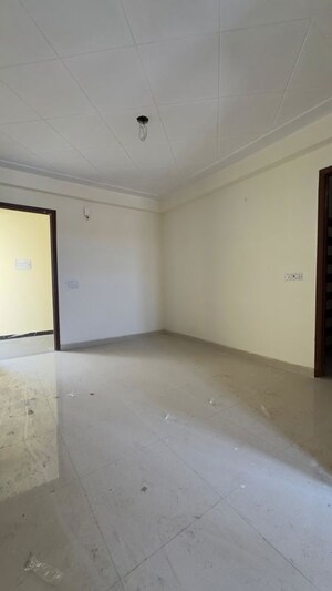 Room in 1 BHK Apartment at Chattarpur – for Rent