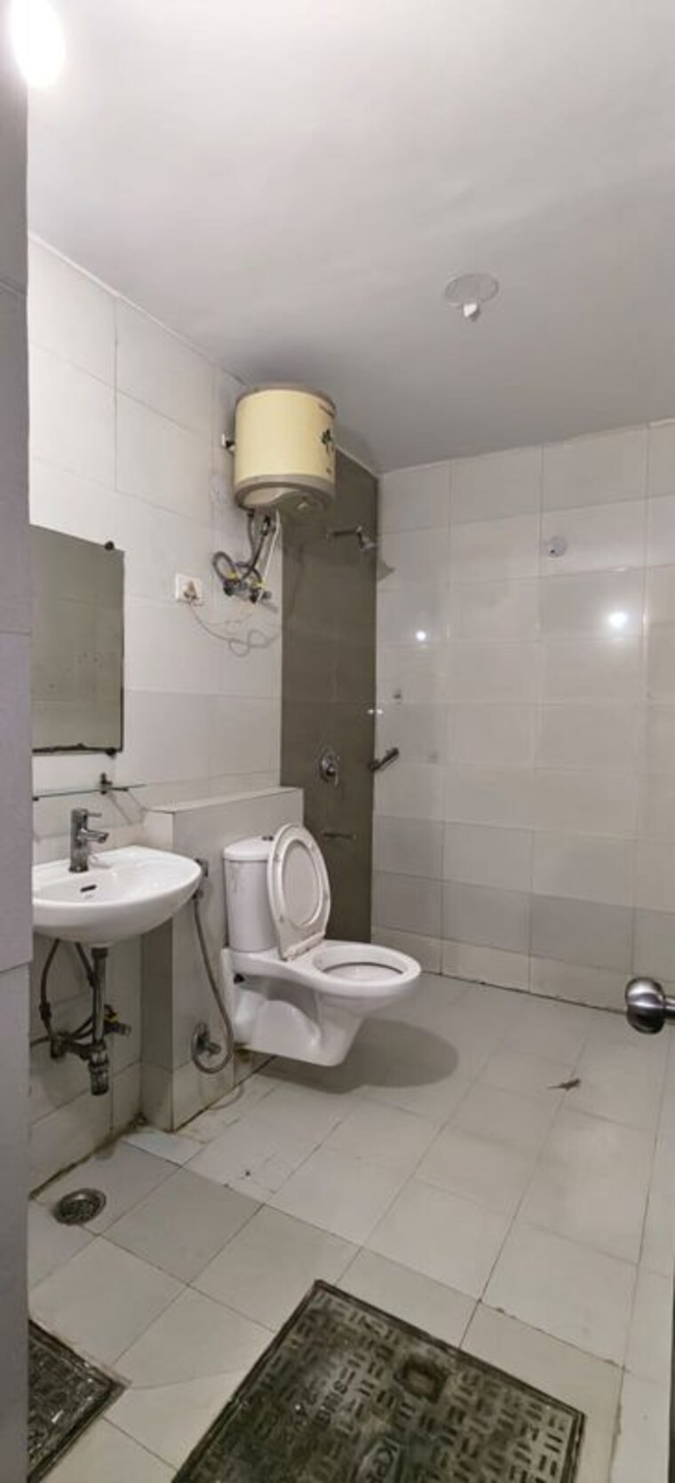 Bathroom, uday nagar 1 Bedroom 750 Sq.Ft. Builder Floor In Uday Nagar Gurgaon 10335002