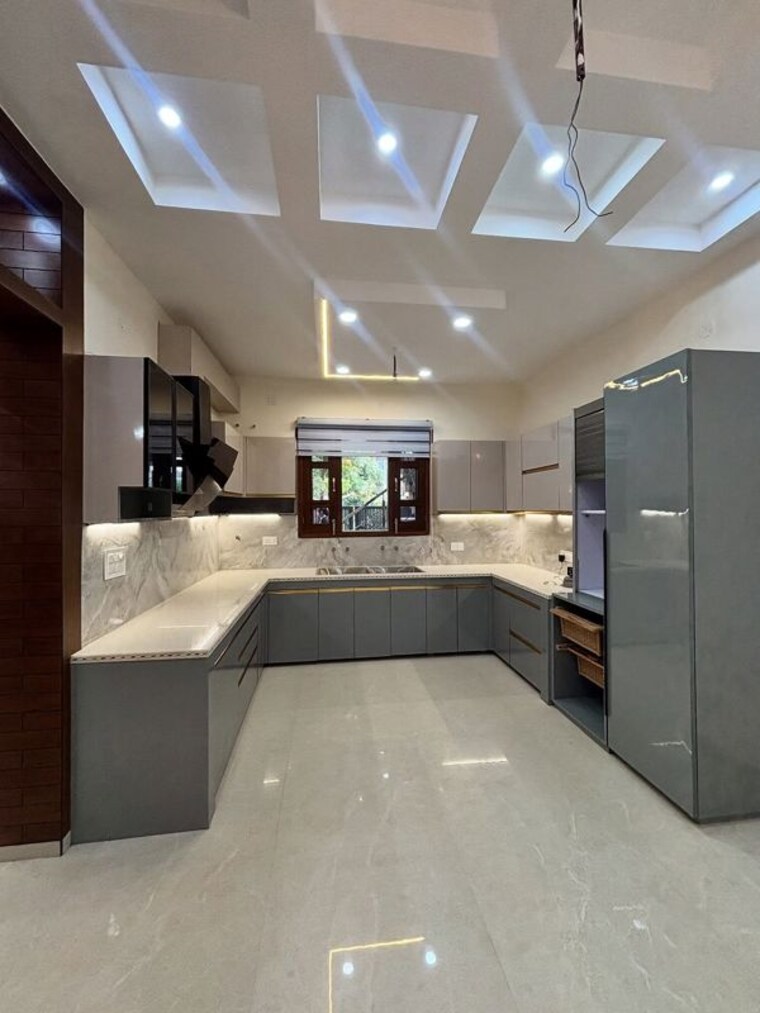 Kitchen, civil lines 6 Bedroom 1000 Sq.Yd. Villa In Civil Lines Delhi 10335004