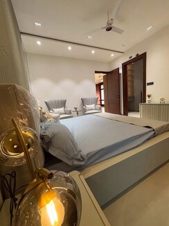 6 BHK + Pooja Room,Servant Room,Study Room,Extra Room,Store Room Villa For Sale in Civil Lines