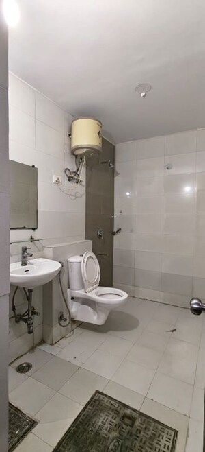 Bathroom in 1 BHK Builder Floor at Sector 45 – for Rent