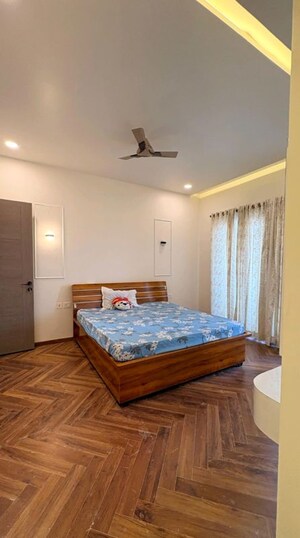 Bedroom in 3 BHK Apartment at Shalimar Belvedere Court, Gomti Nagar – for Rent