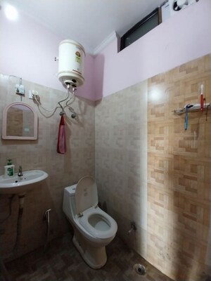 Bathroom in 1 BHK Builder Floor at Kanhai – for Rent
