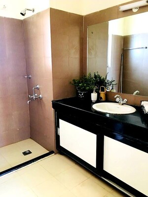 Bedroom in 2 BHK Apartment at Ansal Sushant Estate, Sector 52 – for Rent
