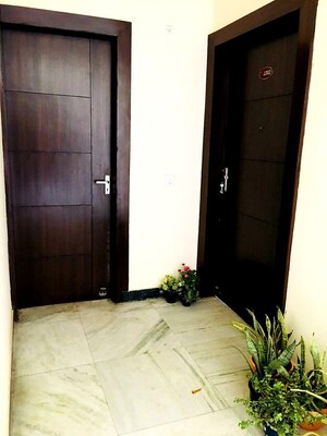 Room in 2 BHK Apartment at Ansal Sushant Estate, Sector 52 – for Rent