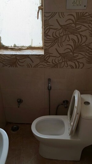 Bathroom in 1 RK Builder Floor at Sector 40 – for Rent