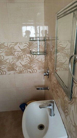 Bathroom in 1 RK Builder Floor at Sector 40 – for Rent