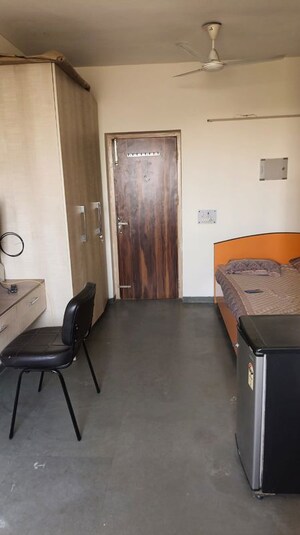 Team Area in 1 RK Builder Floor at Sector 40 – for Rent