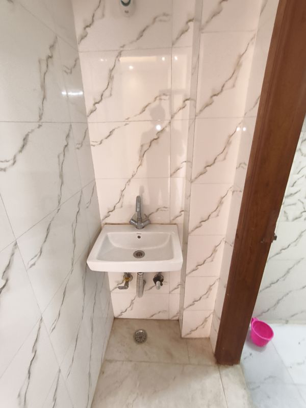Bathroom, ashram 2.5 Bedroom 80 Sq.Yd. Builder Floor In Ashram Delhi 10335035