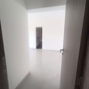 Room in 2 BHK Apartment at Paradigm Antalya, Oshiwara – for Rent