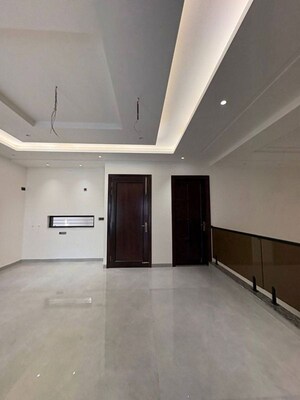 Kitchen in 6 BHK Villa at Gomti Nagar – for Rent