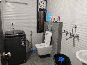 Team Area in 6 BHK Villa at Gomti Nagar – for Rent