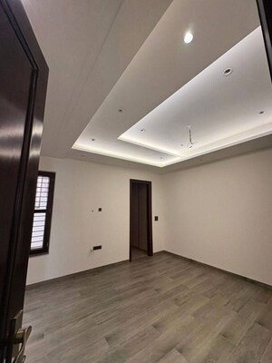 Kitchen in 6 BHK Villa at Gomti Nagar – for Rent