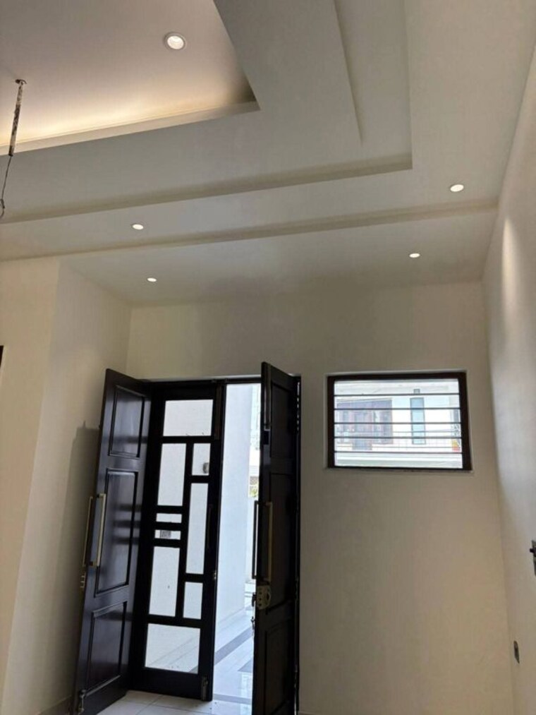 Room, gomti nagar 6 Bedroom 2000 Sq.Ft. Villa In Gomti Nagar Lucknow 10335089