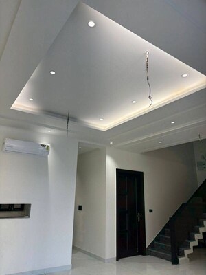 Building Lobby in 6 BHK Villa at Gomti Nagar – for Rent