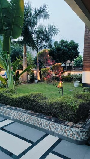 3 BHK Independent House – Garden View at Indraprastha Villa, Sector 61 - for Rent
