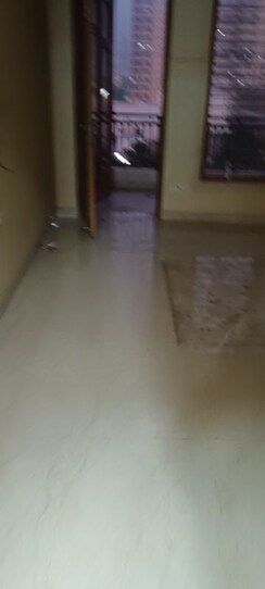 3 BHK + Servant Room Builder Floor For Rent in Sector 9