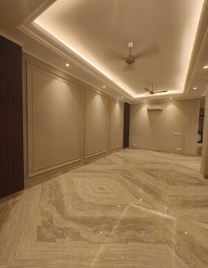 Room in 3 BHK Builder Floor at Greater Kailash Part 3 – for Rent