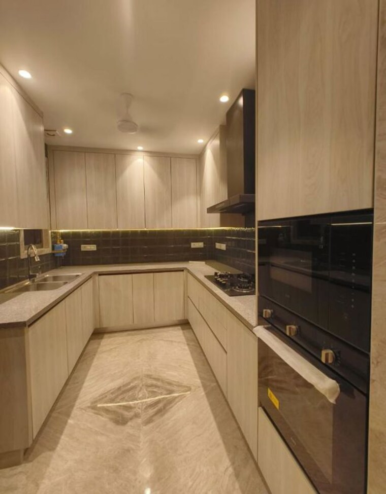 Kitchen, greater kailash part 3 3 Bedroom 217 Sq.Yd. Builder Floor In Greater Kailash Part 3 Delhi 10335129