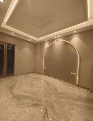 Room in 3 BHK Builder Floor at Greater Kailash Part 3 – for Rent