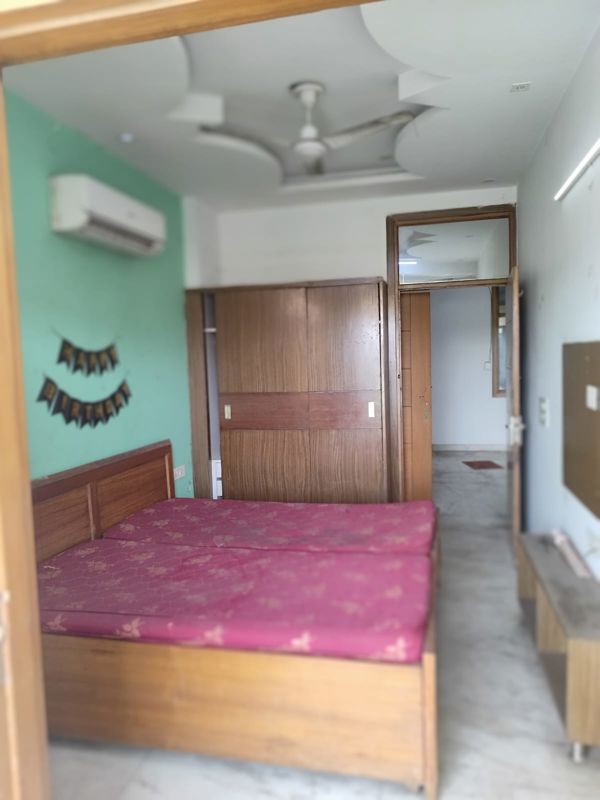 2 BHK + Basement Builder Floor For Rent in Indrapuram