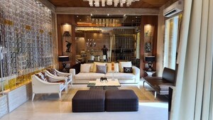 Living Room in 6 BHK Apartment at Andheri West – for Sale