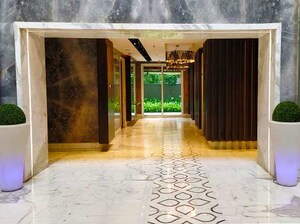  6 BHK Apartment at Andheri West – for Sale