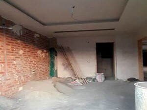 Parking in 3 BHK Builder Floor at Palam Vihar – for Sale