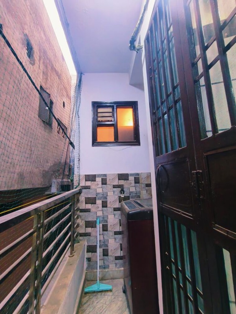 Balcony, mansa ram park 3 Bedroom 810 Sq.Ft. Builder Floor In Mansa Ram Park Delhi 10335173