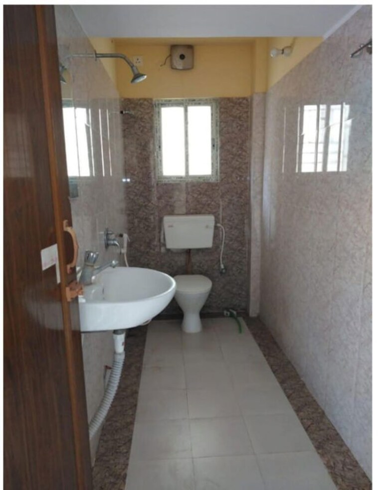 Bathroom, bengal-urban-sabujayan 3 Bedroom 1256 Sq.Ft. Apartment In Mukundapur Kolkata 10335158