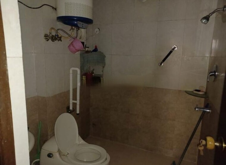 Bathroom, new hyderabad 2 Bedroom 1200 Sq.Ft. Apartment In New Hyderabad Lucknow 10332771