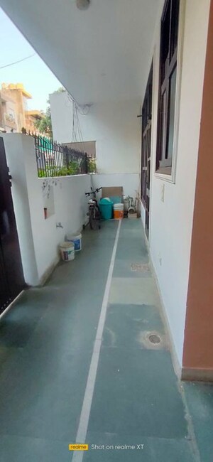 Balcony in 3 BHK Builder Floor at Sector 31 – for Rent