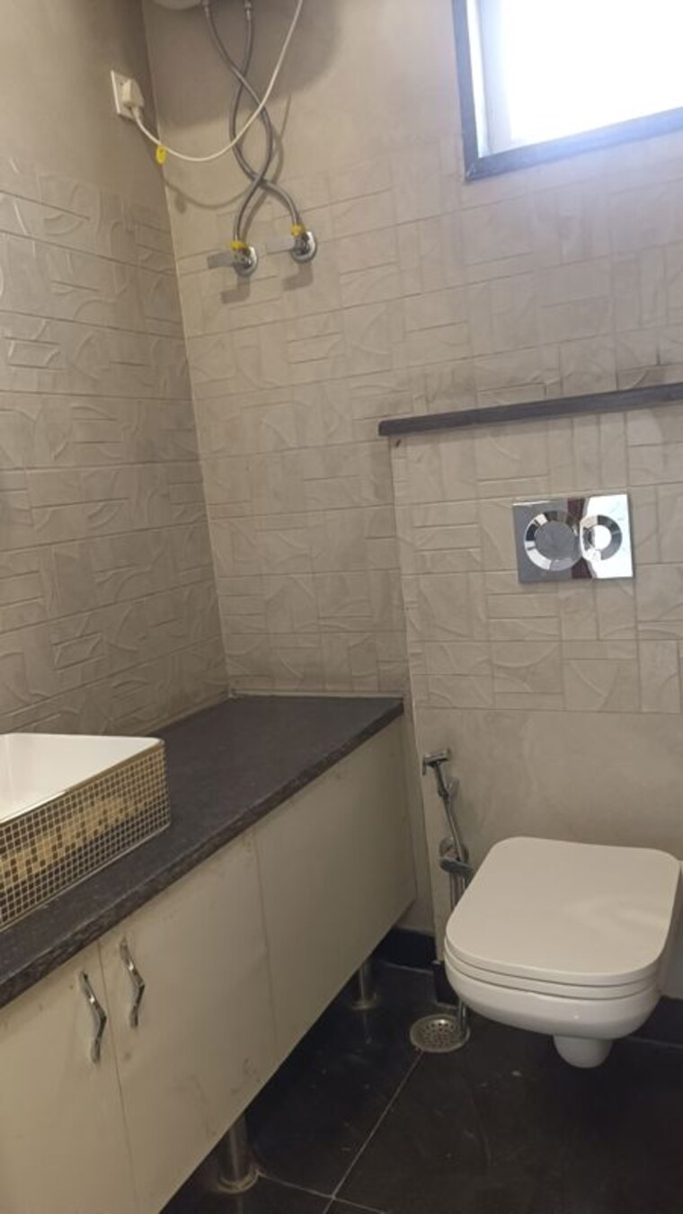 Bathroom, new rajinder nagar 3 Bedroom 1156 Sq.Ft. Builder Floor In New Rajinder Nagar Delhi 10335251