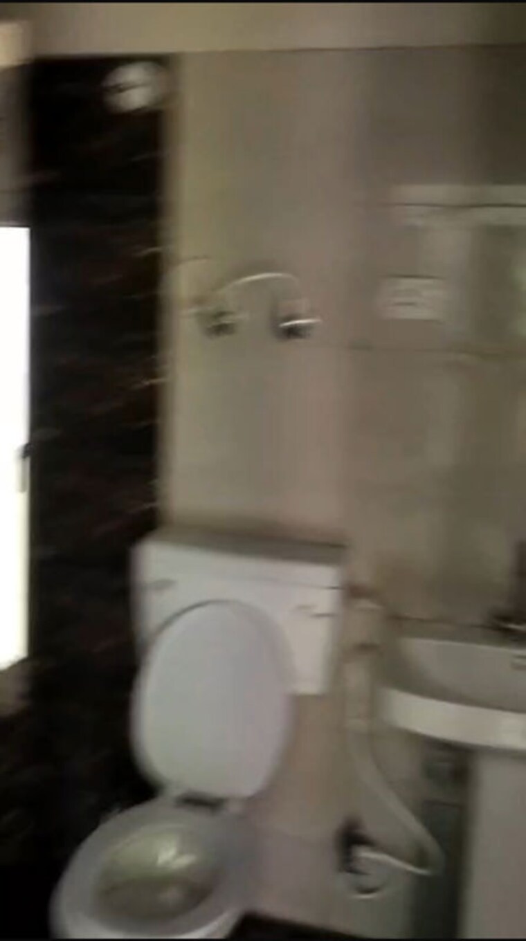 Bathroom, migsun-roof 1.5 Bedroom 650 Sq.Ft. Apartment In Raj Nagar Extension Ghaziabad 10335259