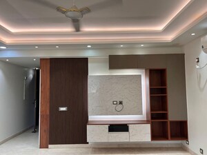 Room in 3.5 BHK Apartment at Paras Irene, Sector 70a – for Sale