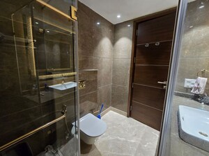 Bathroom in 4 BHK Apartment at Safdarjung Enclave – for Rent