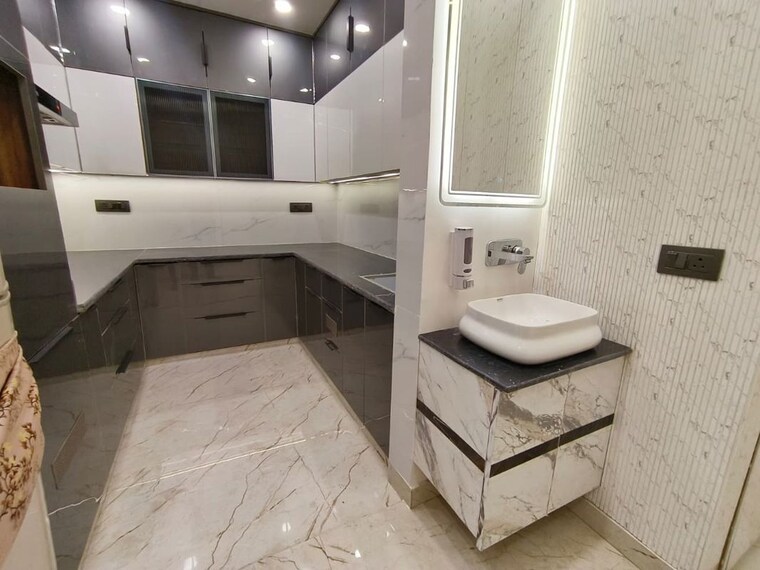 Kitchen, sarvodaya enclave 4 Bedroom 4000 Sq.Ft. Apartment In Sarvodaya Enclave Delhi 10335275
