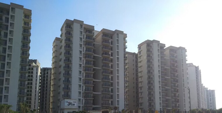 Exterior View, shree-vardhman-flora 3 Bedroom 1950 Sq.Ft. Apartment In Sector 90 Gurgaon 10335305